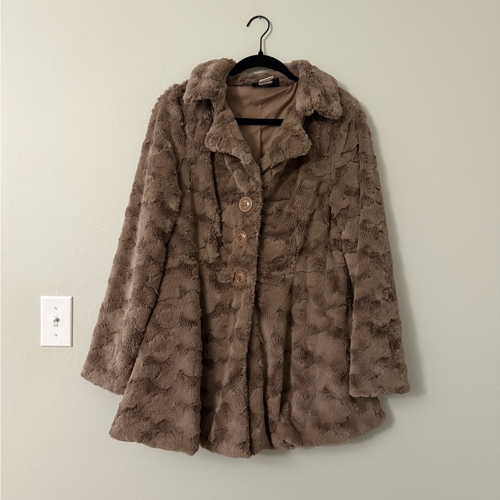 The Pyramid Collection Tan Teddy Jacket
